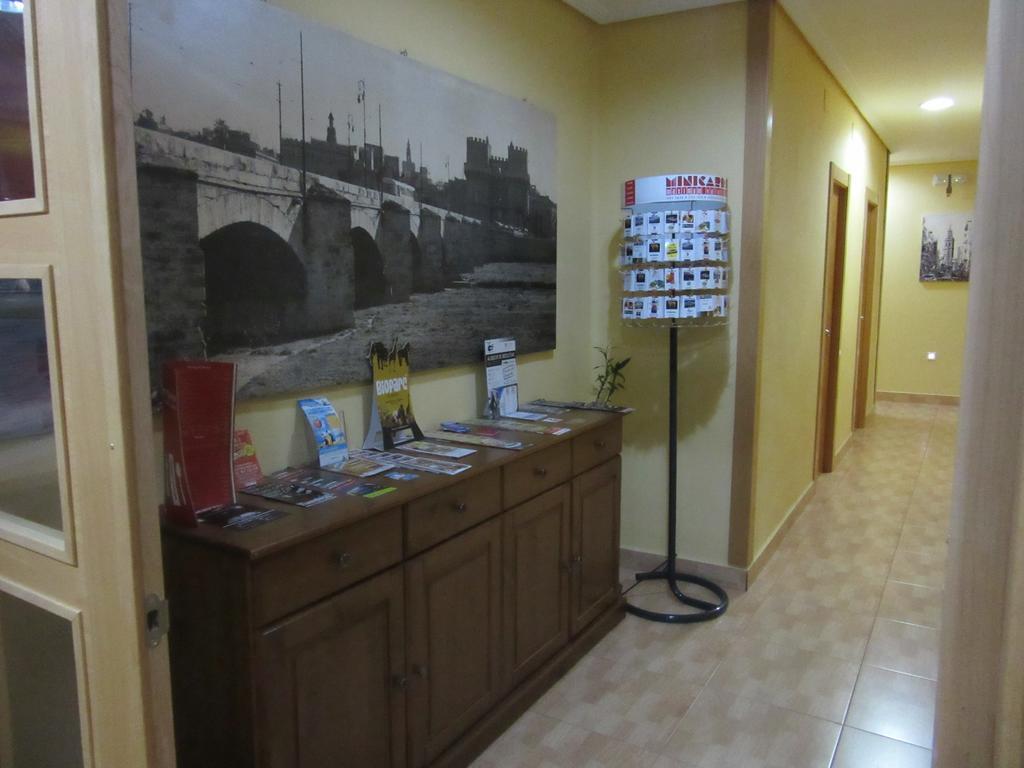 Hostal Abastos Valencia Exterior photo